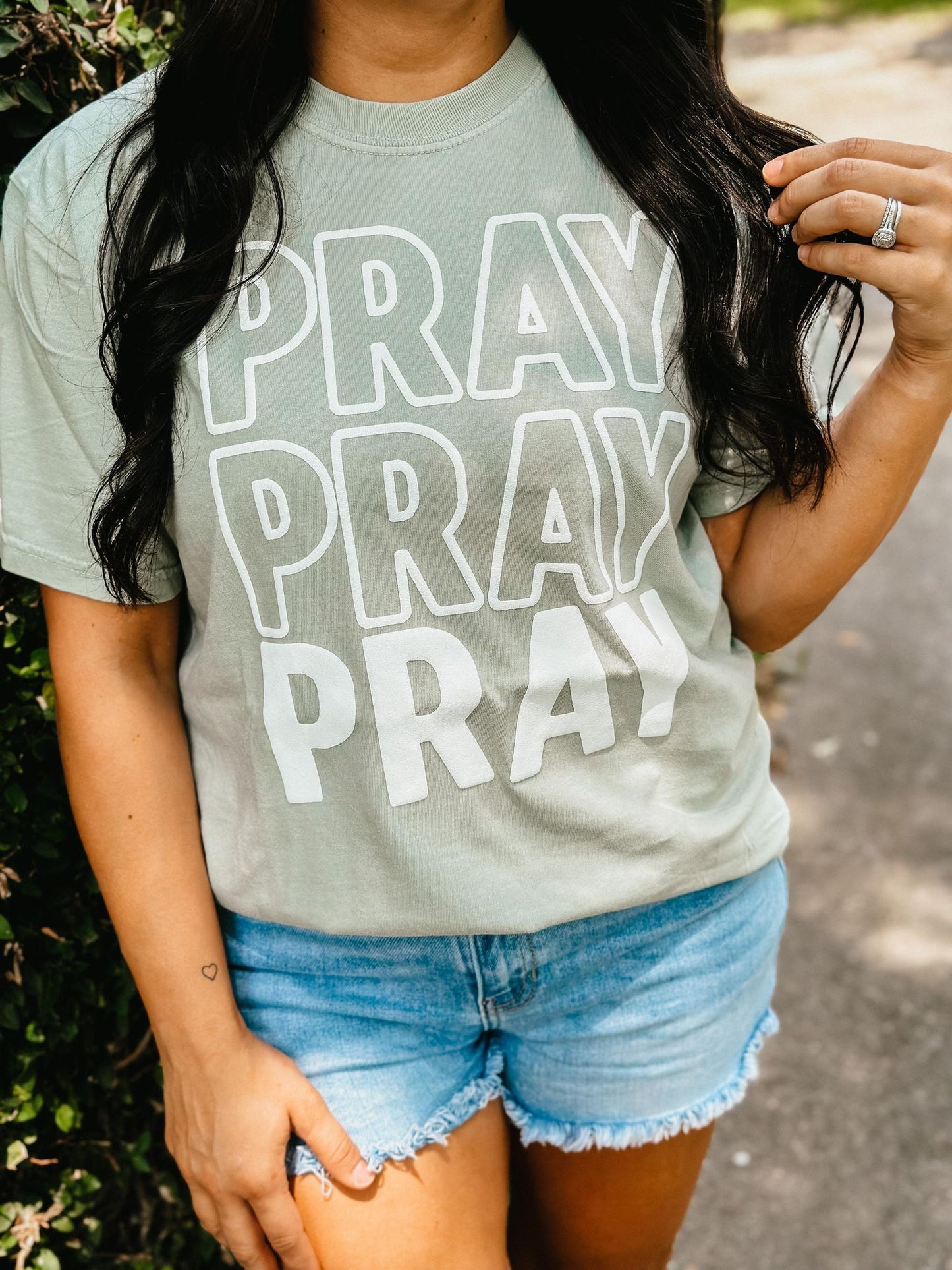 Pray Outline Stacked Puff Tee