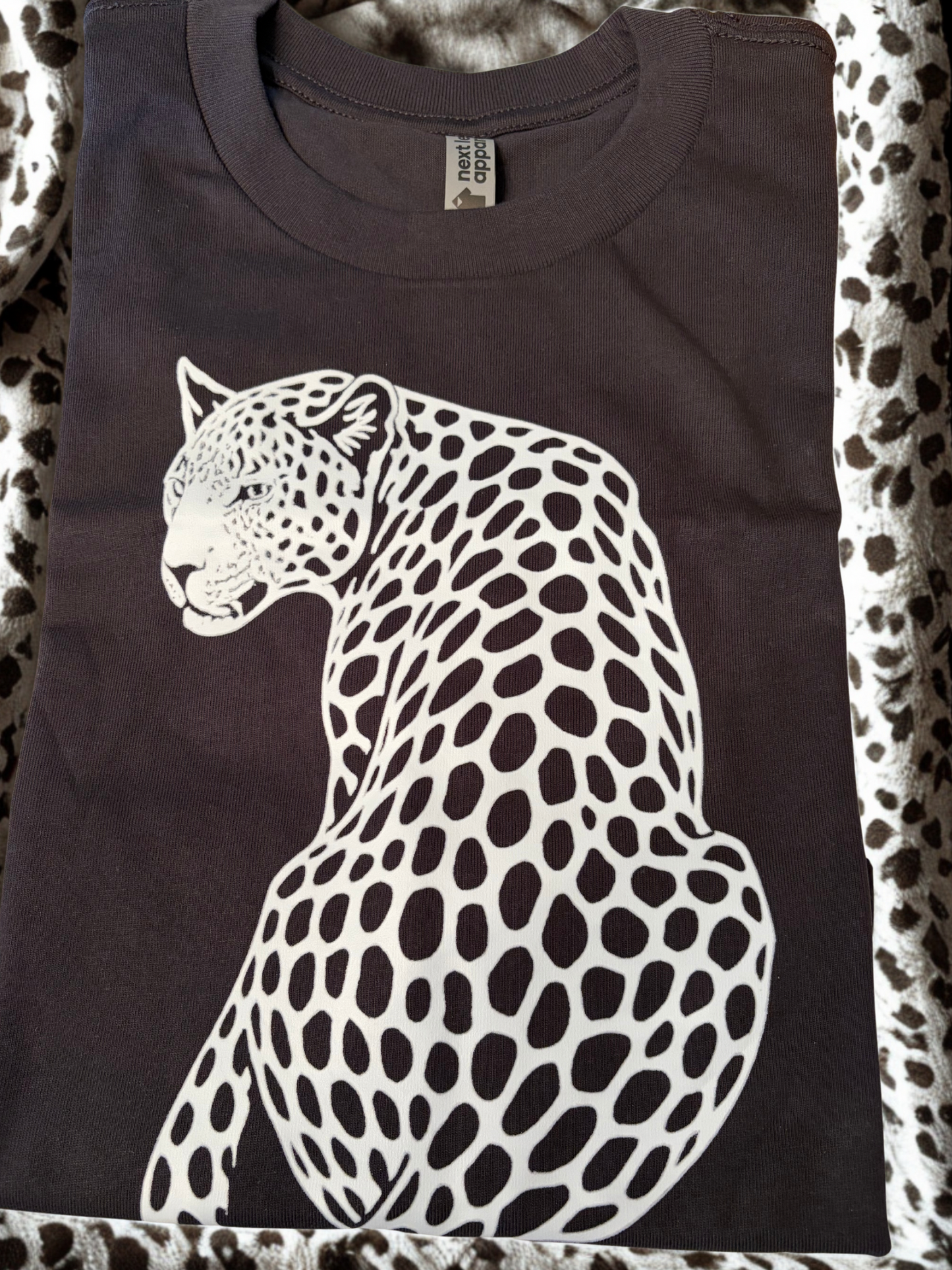 READY TO SHIP- CHEETAH GRAPHIC TEE