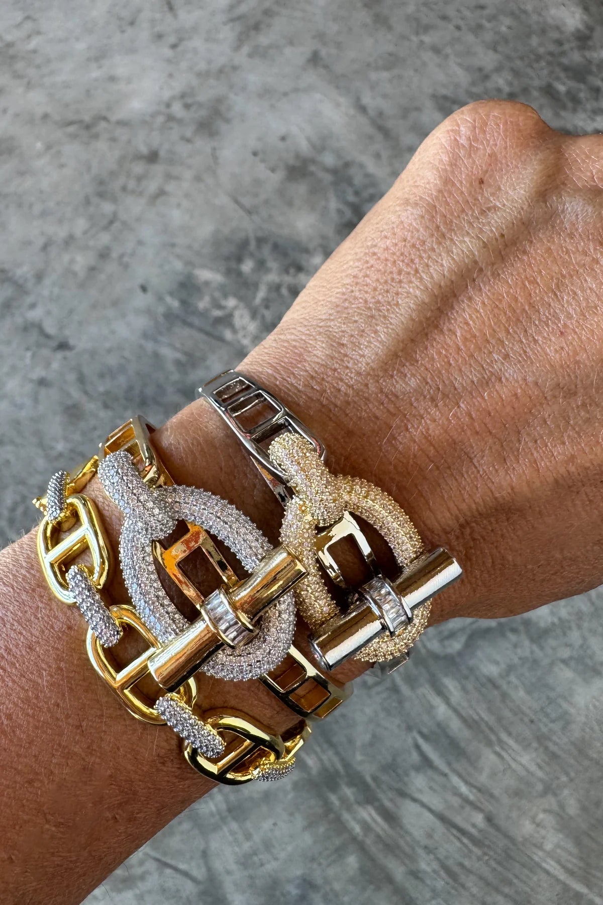 PAVE DIAMOND ANCHOR BANGLE