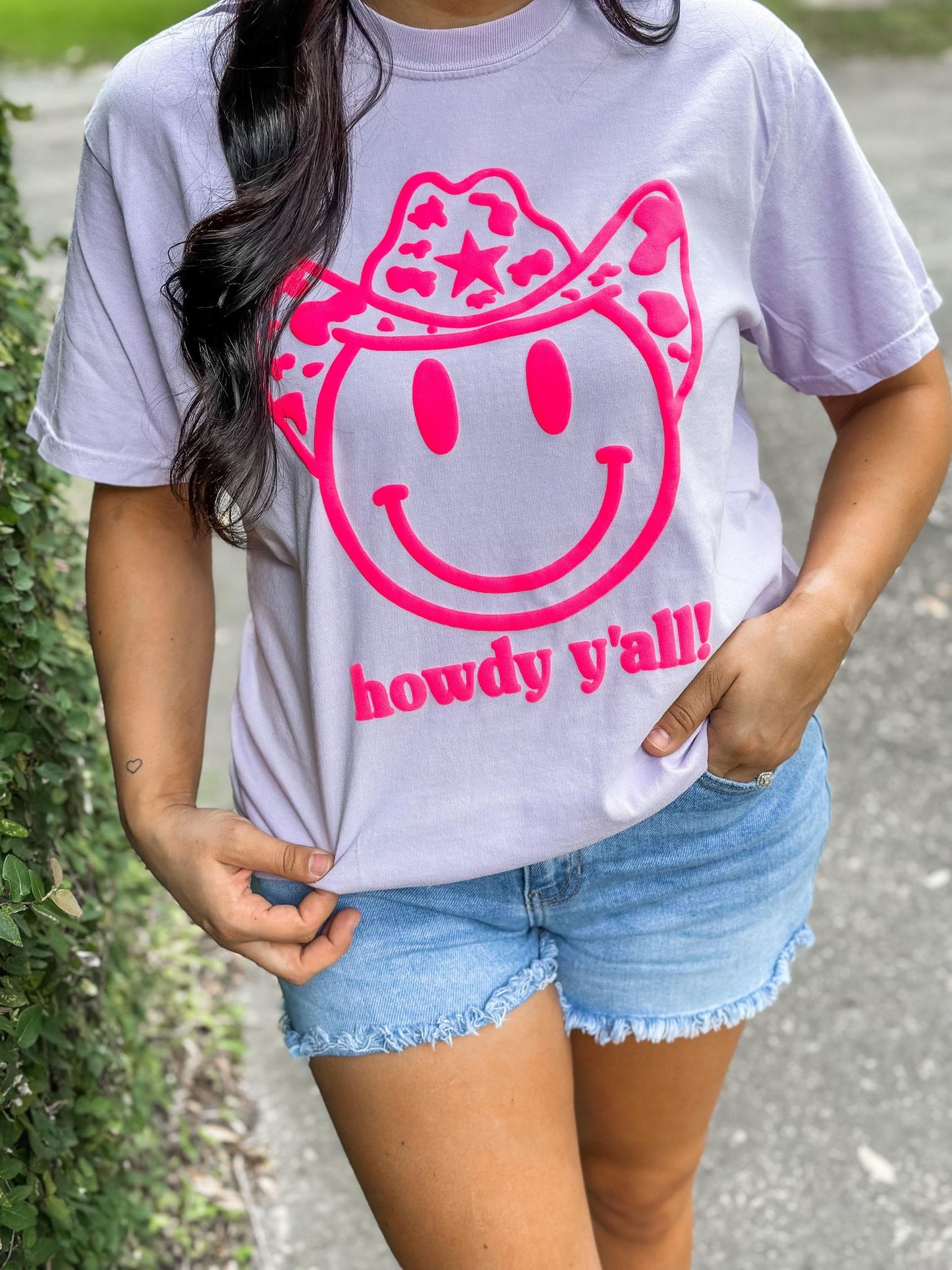 Howdy Y'all Happy Face Cow Cowboy Hat Puff Tee