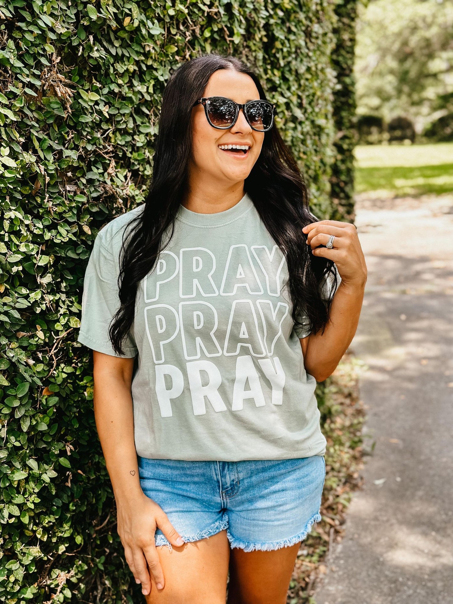 Pray Outline Stacked Puff Tee