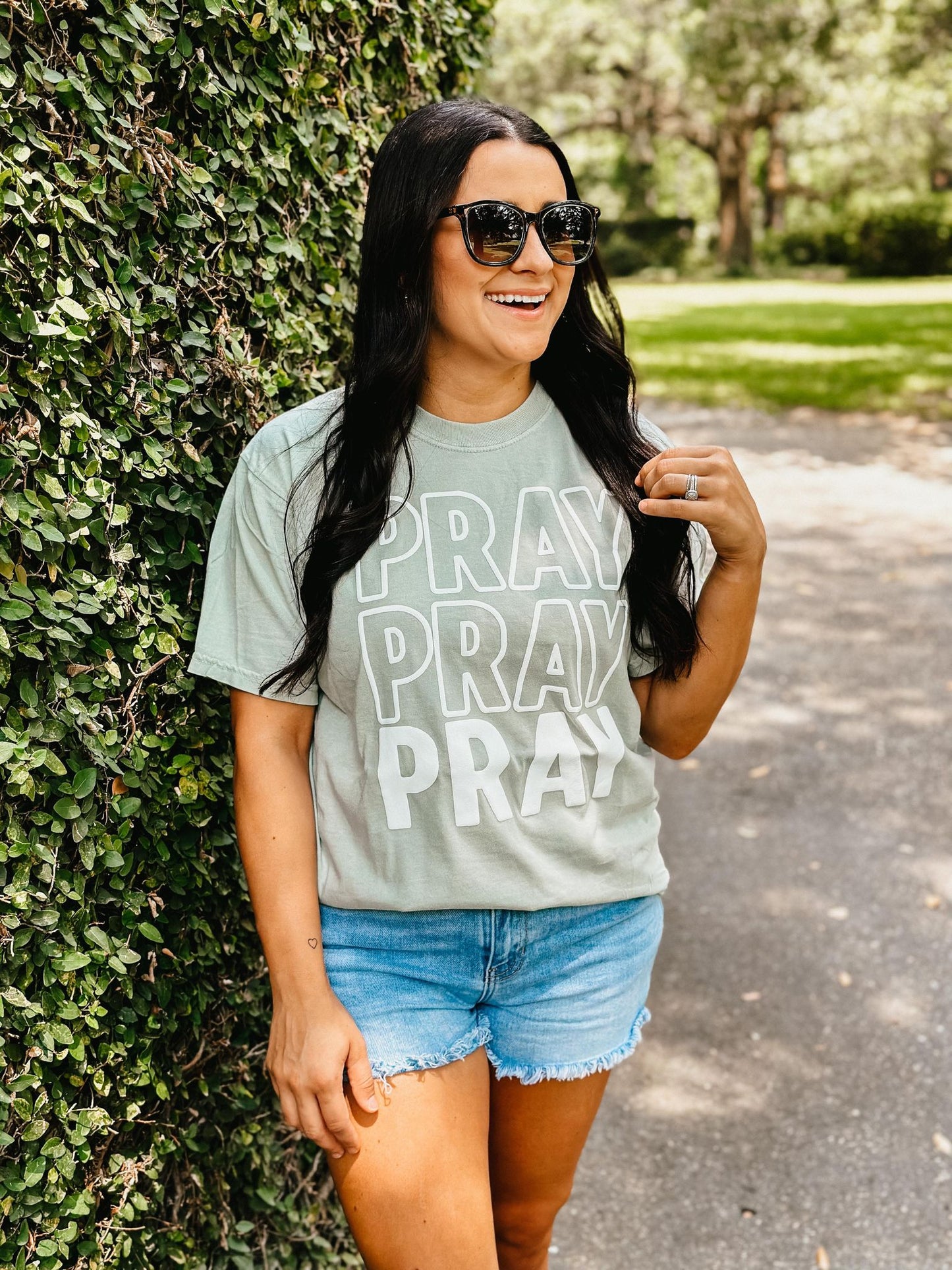 Pray Outline Stacked Puff Tee