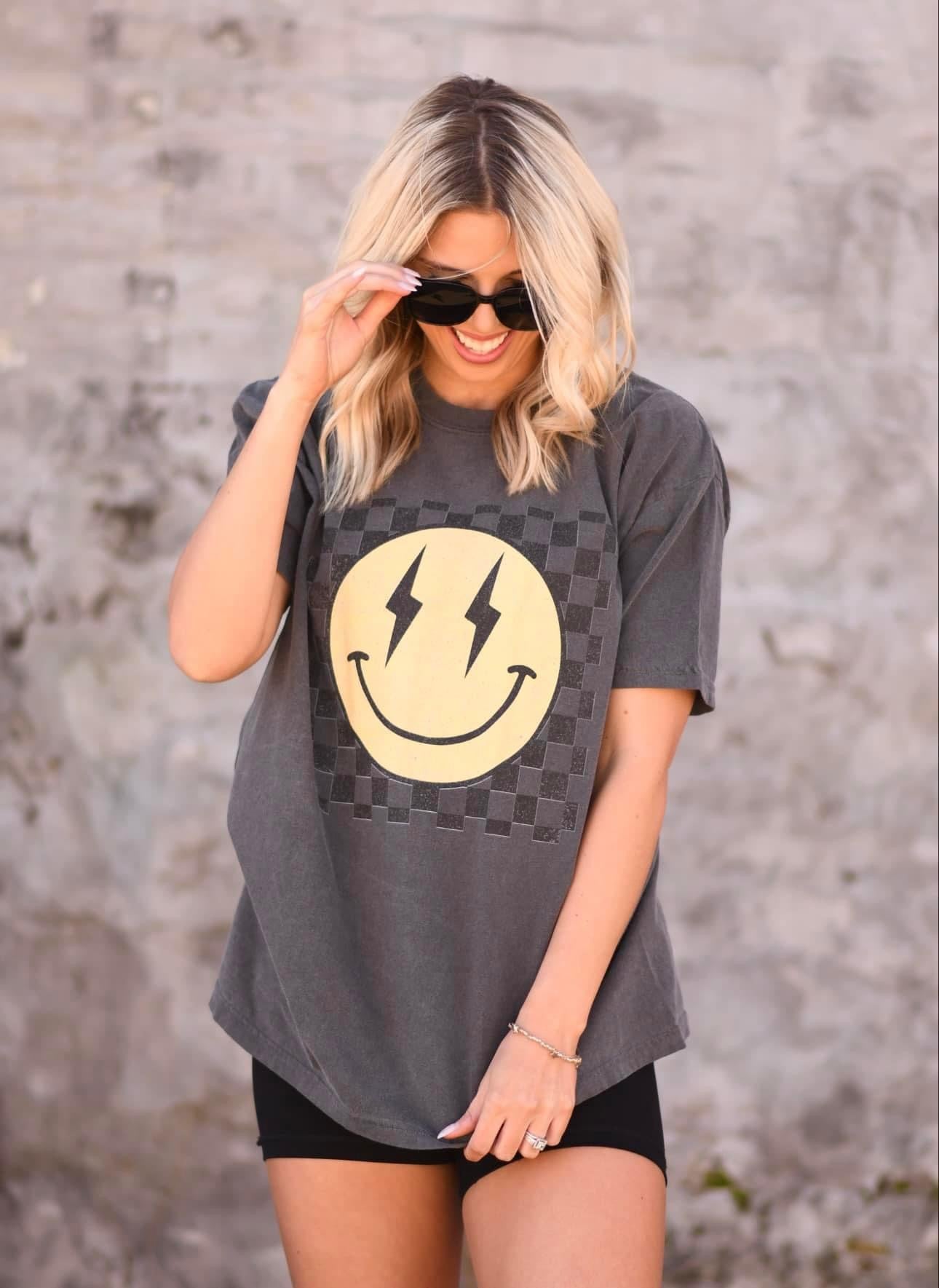 VINTAGE CHECKERED SMILEY TEE