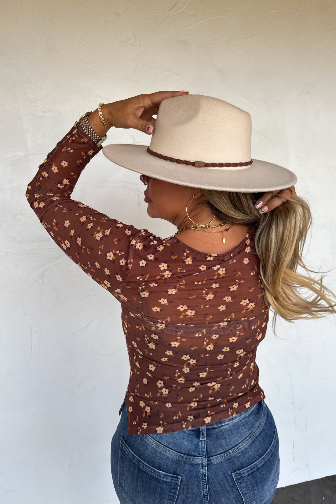 PREORDER- ANNIE VNECK MESH TOP